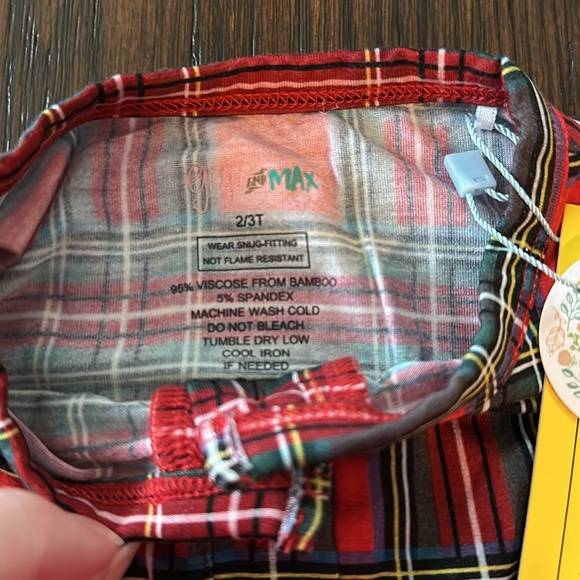 🆕 🌲 Gigi and Max Holland Two Piece Pajamas in 2T/3T - Picture 6 of 7